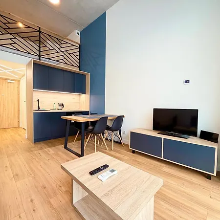 Airport With Mezzanine By Bookinghost *