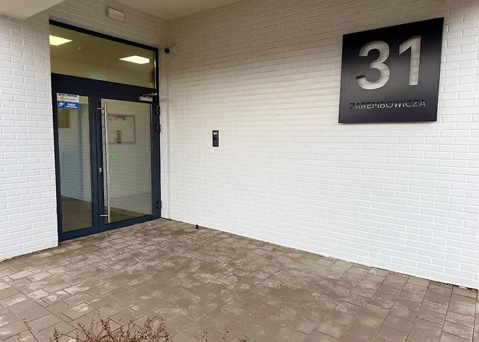 Airport With Mezzanine By Bookinghost