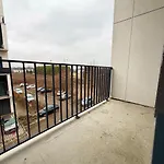 Airport With Mezzanine By Bookinghost Apartamento *