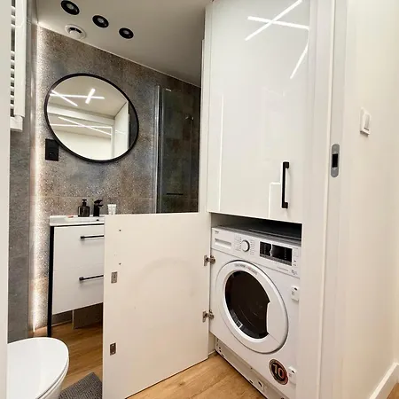 Διαμέρισμα Airport With Mezzanine By Bookinghost